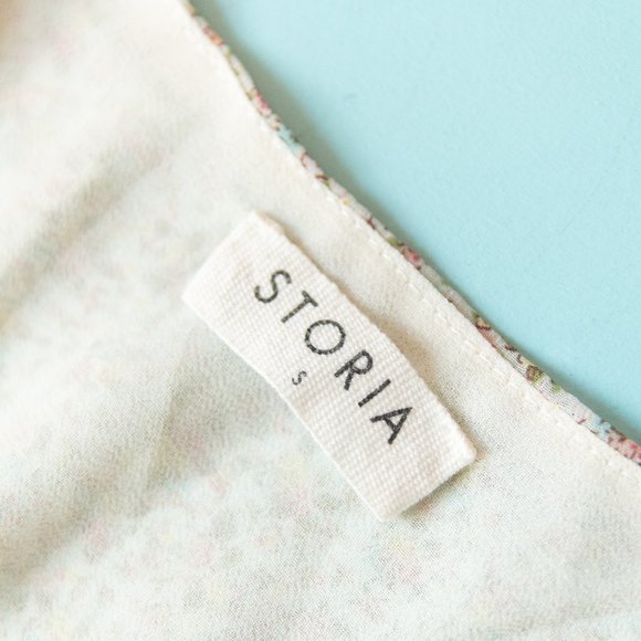 Storia Cream Micro Floral Puff Sleeve V-Neck Ruffle Skirt Mini Dress Size Small - Picture 4 of 9